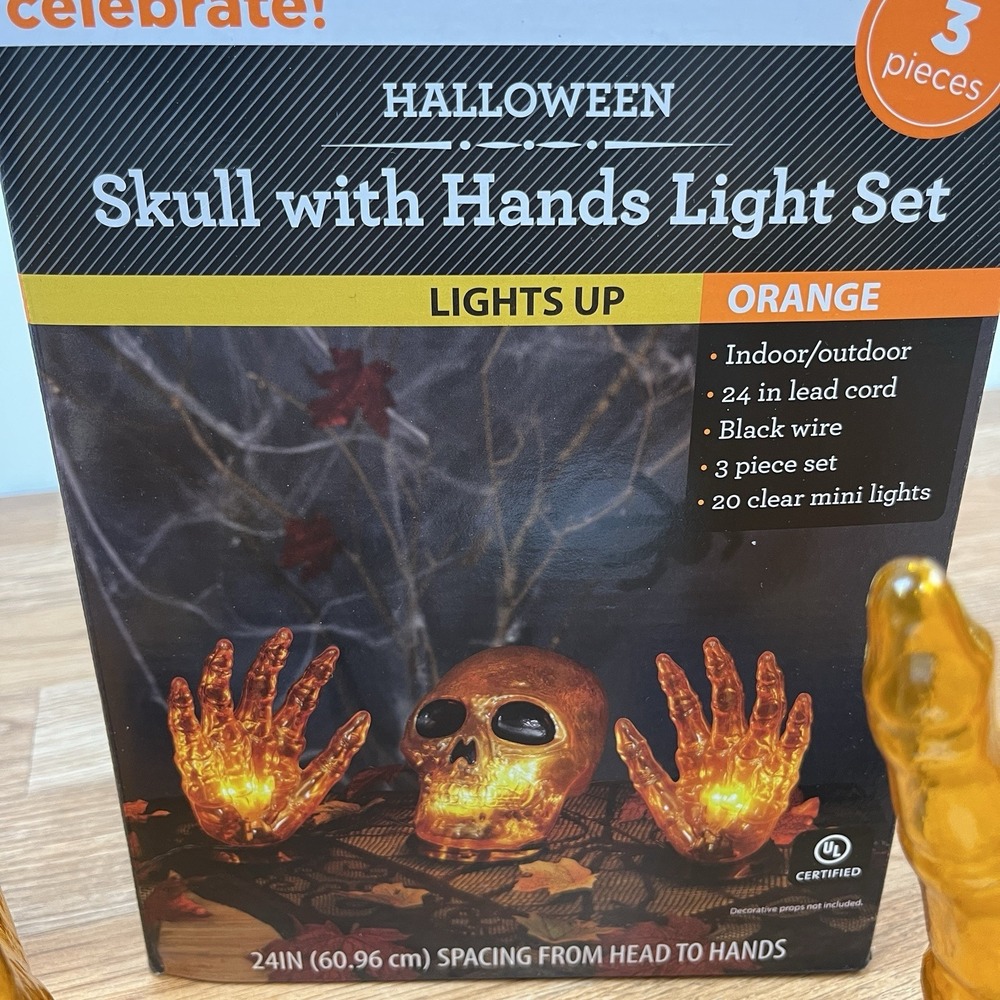 Way to Celebrate Skull with Hands Light Set Indoor/Outdoor Discontinued NEW